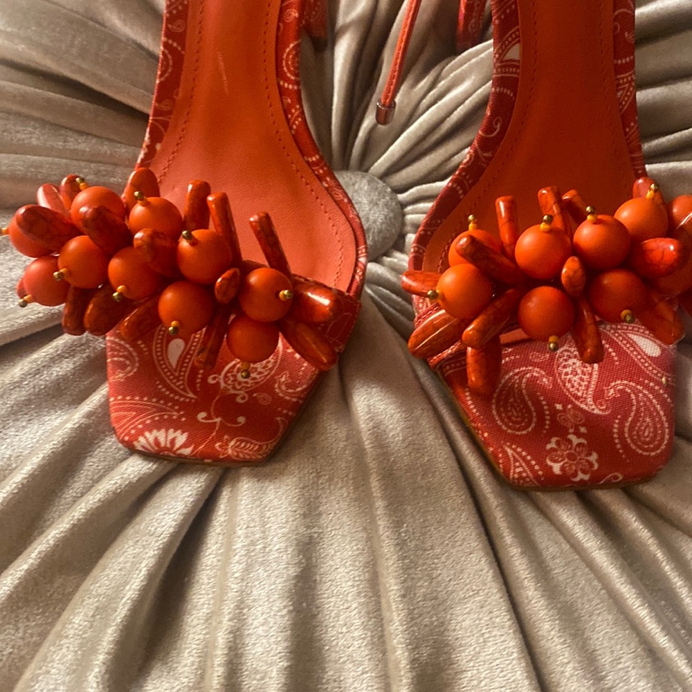 🎀 Schutz embellished Sandals Super Cute! Size 6.5 Used once EUC - Picture 8 of 9